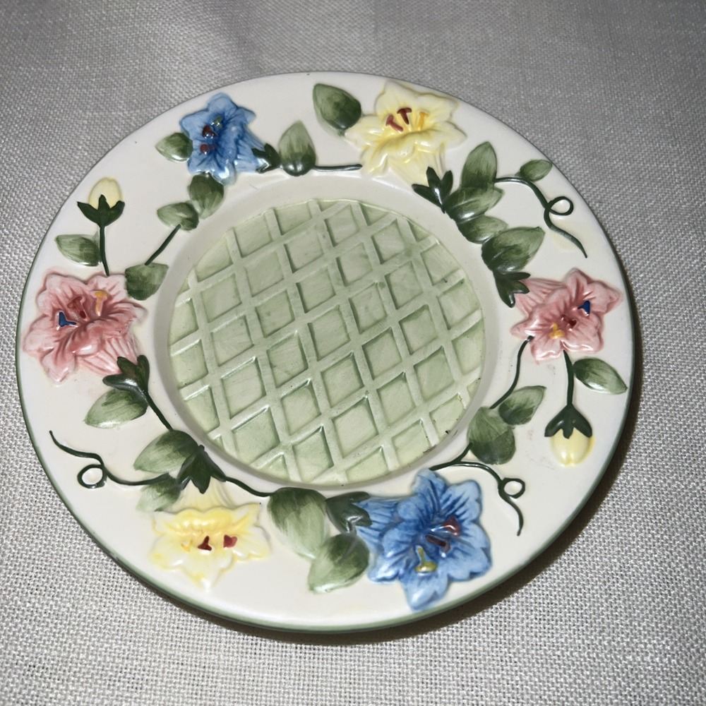 CERAMIC CANDLE 5 1/2" PLATE FOR SMALL JAR WHITE PINK PURPLE LILLY FLOWER DESIGN
